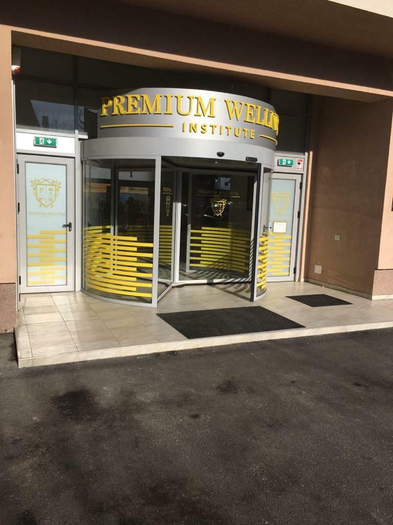 Premium Wellness Institute Hotel Bucareste Exterior foto
